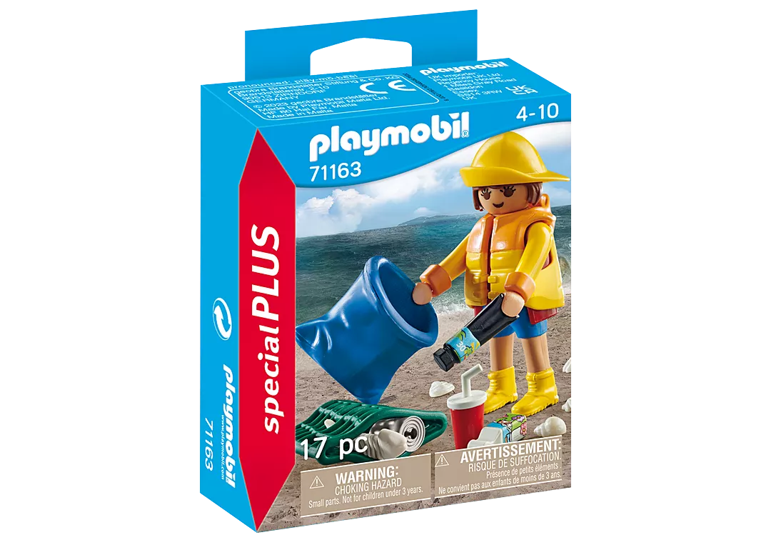 Special Plus | Environmentalist toy figure collecting trash on the beach with bag and accessories packaging.