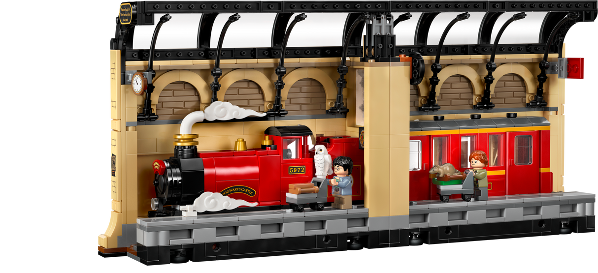 Harry Potter Book Nook: Hogwarts Express LEGO set featuring train, platform, Harry, Ron, Hedwig, and Scabbers figures.