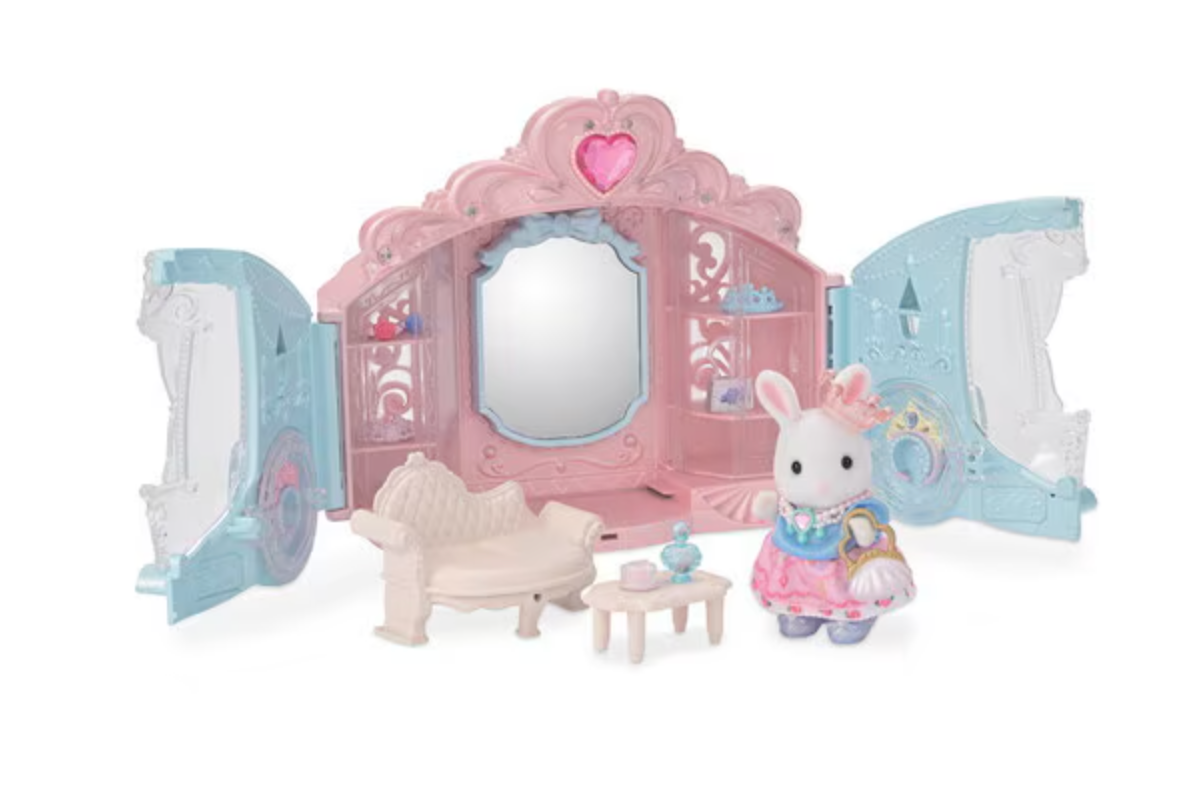 Style & Sparkle Dressing Room with sparkly carriage, princess Snow Rabbit figure, accessories, and fold-out playroom.