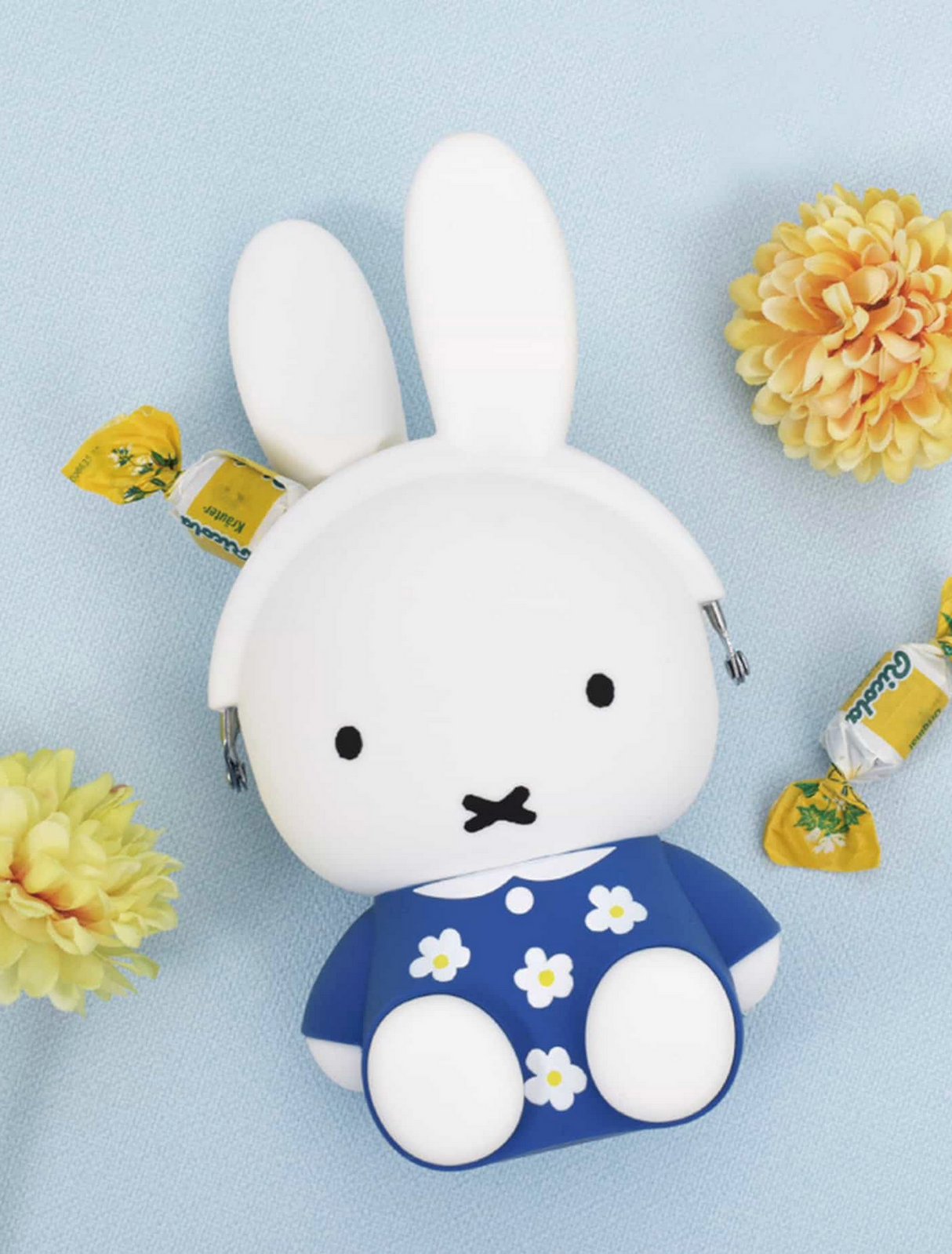 3D POCHI Miffy Pouch | Flower in blue dress with daisies, soft silicone material, metal clasp, surrounded by yellow flowers and candies