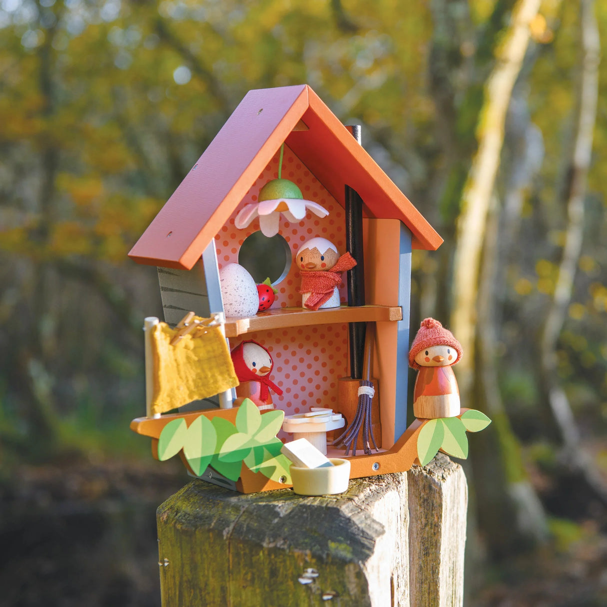 Robin's Nest Box with wooden robin family, egg, washline, and fold-out backdrop for creative storytelling play.