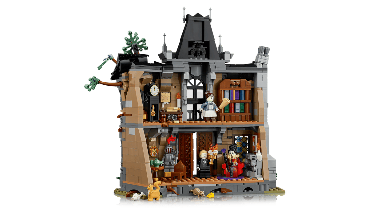 Icons Mayor Manor detailed haunted manor playset with figures and furnished rooms