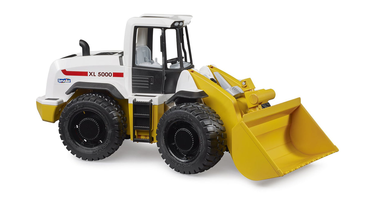 Roadmax | Wheel Loader toy with articulated steering, large tread tyres, and movable loading arm for kids 2 years and up.
