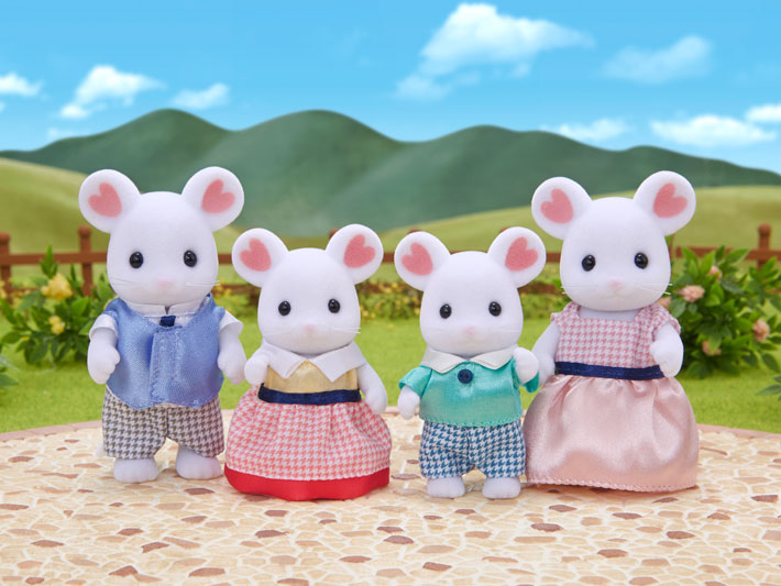Marshmallow Mouse Family four-piece set with movable heads and limbs dressed in colorful fabric clothes.