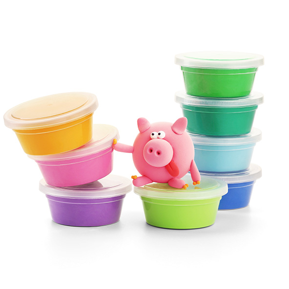Hey Clay Animals set with colorful clay containers and a sculpted pink pig figure for creative clay art.