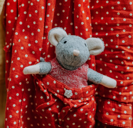 Sam & Julia | Julia plush mouse in gray and red sweater sitting in red polka dot fabric pocket, soft toy for kids.