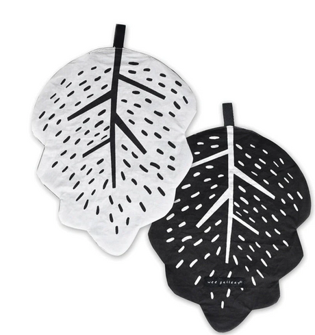 Organic Crinkle Toy | Leaf in black and white with high-contrast design and crinkle texture for baby sensory play.