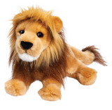 Lion Lorenzo plush lion with golden fur and detailed mane, perfect for cuddling and displaying.