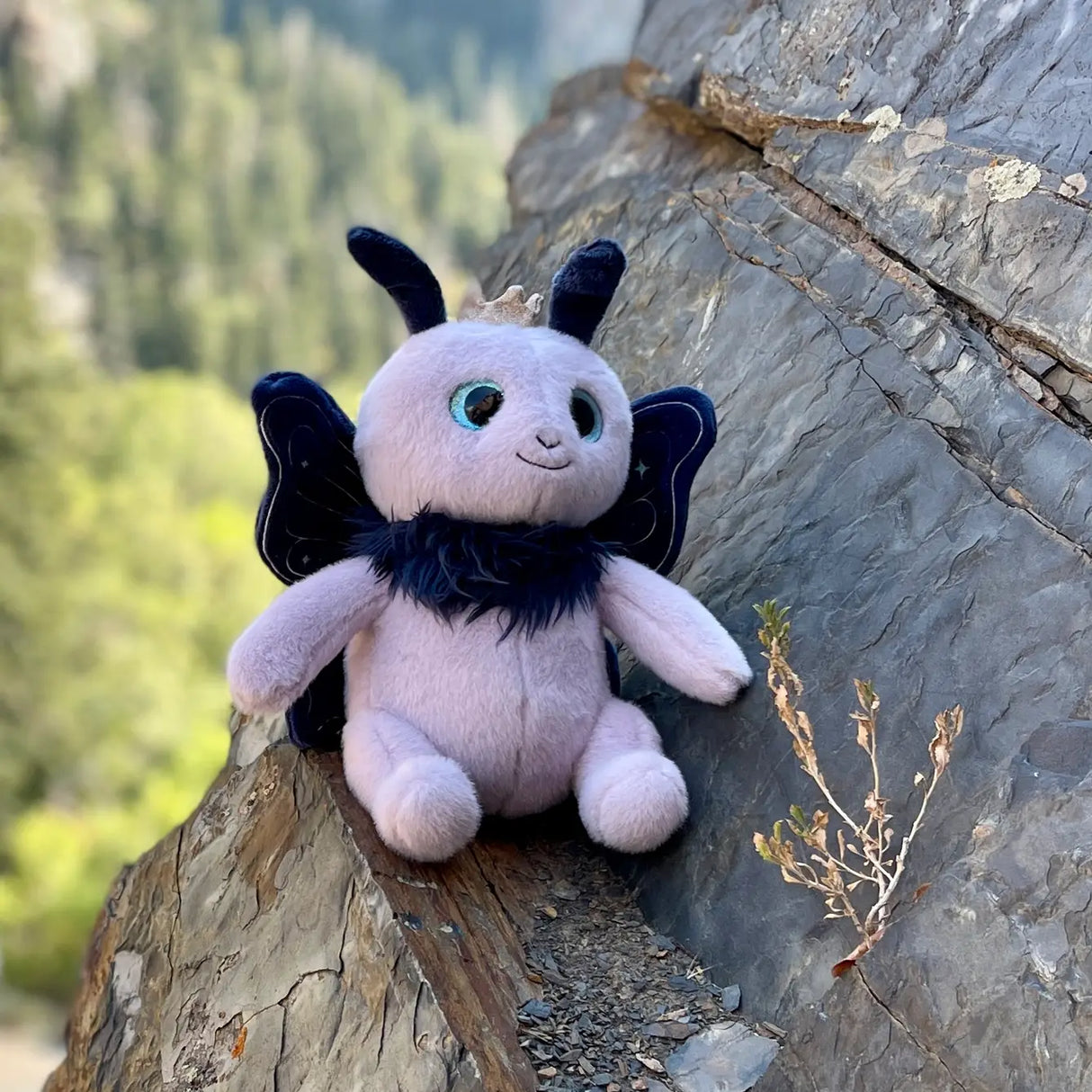 Creaturekin | Luna Moth